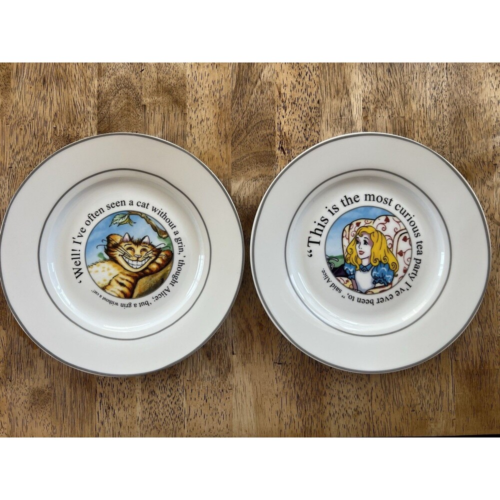 Paul Cardew Disney Alice in Wonderland 2010 Set of 2 Plates Alice & Cheshire